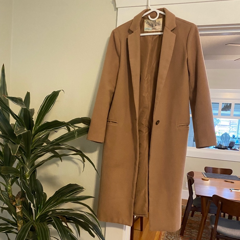 Women’s XS Kimchi Blue long coat in camel